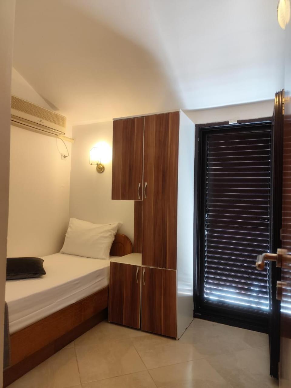 Villa Dvor Kornic Budva Ngoại thất bức ảnh